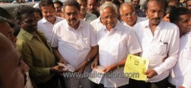 Mangalore Cong Veteran Ramanath Rai & MLA J R Lobo woo auto drivers around city