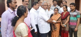 Mangalore MLA J R Lobo hands over compensation cheque to Kasturi, to repair house