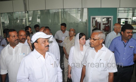 Mangalore: Minister Roshan Baig Flags off First Batch of Haj Pilgrims from MIA