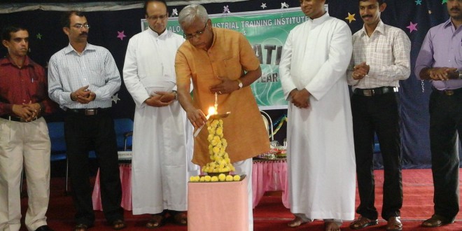 ವಿದ್ಯಾರ್ಥಿಗಳು ಸಂಸ್ಥೆಯ ರಾಯಬಾರಿಗಳಾಗಿರಬೇಕು - ಶಾಸಕ ಶ್ರೀ ಜೆ.ಆರ್ ಲೋಬೊ