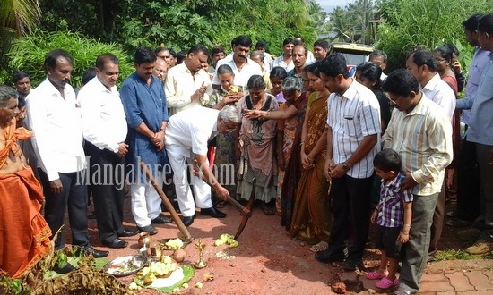 Development of in-roads necessary: J R Lobo