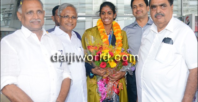 Mangalore: Golden girl Poovamma gets rousing welcome