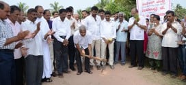 ನಗರದ ಆದಂ ಕುದ್ರು ಎಂಬಲ್ಲಿ ಶಾಸಕರಾದ ಶ್ರೀ ಜೆ.ಆರ್ ಲೋಬೊರವರ ರಸ್ತೆ ಕಾಂಕ್ರೀಟಿಕರಣ ಕಾಮಗಾರಿಯ ಗುದ್ದಲಿ ಪೂಜೆಯನ್ನು ತಾ 9/11 ರಂದು ಶಾಸಕರು ನಡೆಸಿದರು.