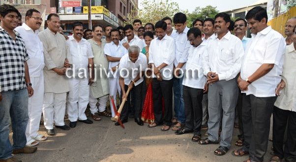 J R Lobo inauguarates Kodialguttu road construction work