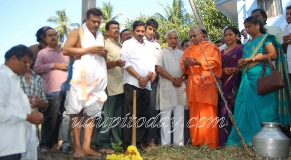 Mangaluru: MLA J.R. Lobo launches Gujjarakere rejuvenation work