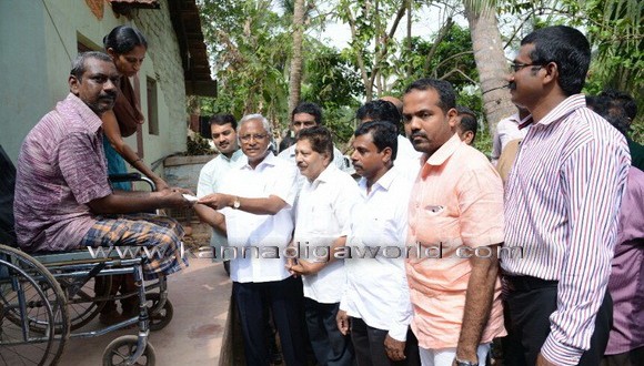 MLA JR Lobo gives cheque bearing Rs 70,000 to renovate collapsed house at Maroli
