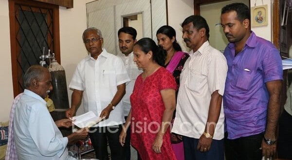 Mangaluru: MLA J R Lobo distributes CMs Medical Aid at doorstep of beneficiaries