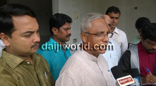 Lobo inspects works at Kaikamba market, Padil Bajal underpass