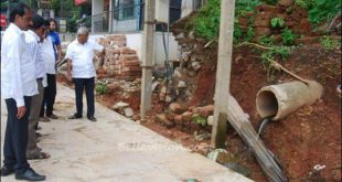 Mangaluru: MLA J R Lobo reviews ongoing concreting-road work at Balmatta