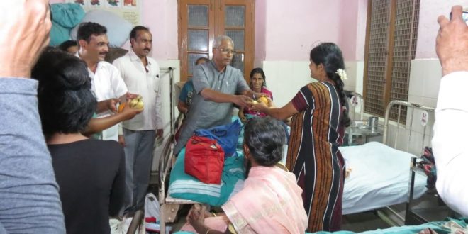 ಆಸ್ಪತ್ರೆಯ ರೋಗಿಗಳಿಗೂ ಕ್ರಿಸ್ಮಸ್ ಸಂಭ್ರಮ ತಂದ ಶಾಸಕ ಜೆ.ಆರ್.ಲೋಬೊ