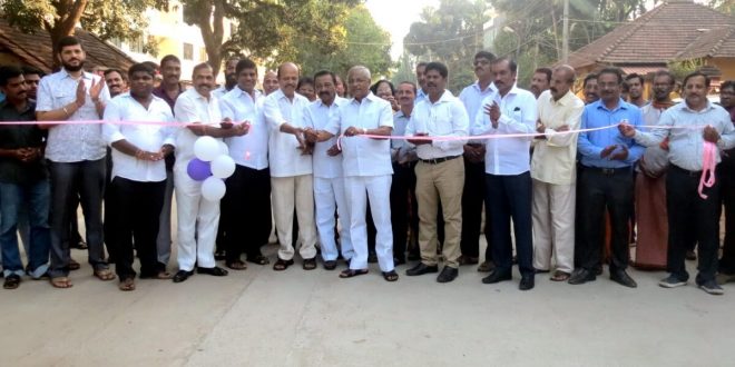 ಮನಪಾ 24ನೇ ದೇರಬೈಲ್ ದಕ್ಷಿಣ ವಾರ್ಡ್‍ನ ವಿವಿಧ ರಸ್ತೆ ಅಭಿವೃದ್ಧಿ ಕಾಮಗಾರಿಗಳ ಉದ್ಘಾಟನೆ - ಶಿಲಾನ್ಯಾಸ