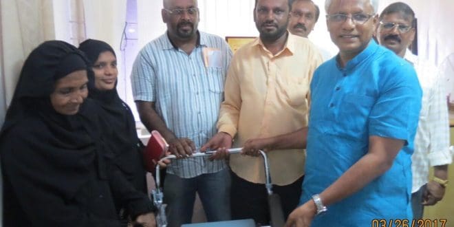ಕಸಬಾ ಬೆಂಗ್ರೆಯ ಬಡಕುಟುಂಬಕ್ಕೆ ವೀಲ್ ಚೆಯರ್ - ಜೆ.ಆರ್.ಲೋಬೊ