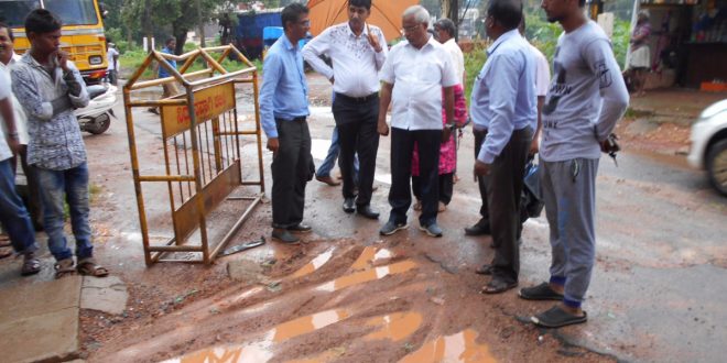 ಶಾಸಕ ಜೆ.ಆರ್.ಲೋಬೊ ಅವರು ಇಂದು ಮುಂಜಾನೆ ಗುಜ್ಜರಕೇರಿ ಬಳಿ ಒಳಚರಂಡಿ ಸಮಸ್ಯೆ ಬಗ್ಗೆ ಸ್ಥಳ ಪರಿಶೀಲನೆ ಮಾಡಿದರು