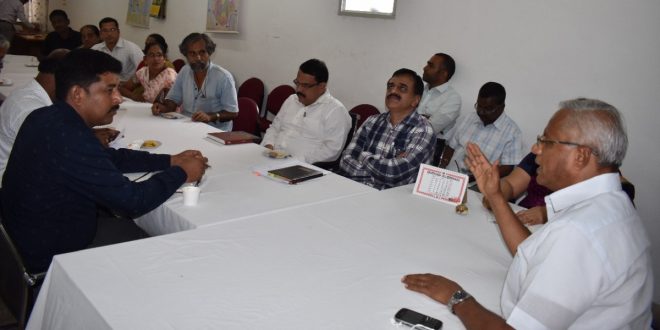 ತಲೆಹೊರೆ ಕಾರ್ಮಿಕರಿಗೆ ಗುರುತಿನ ಚೀಟಿ ಕೊಡಲು ಶಾಸಕ ಜೆ.ಆರ್.ಲೋಬೊ ತಾಕೀತು