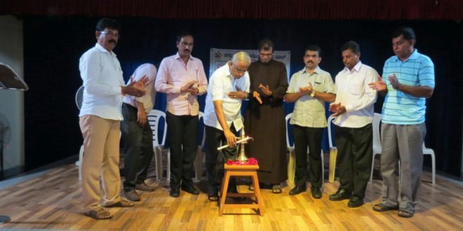 ಉಚಿತ ಆರೋಗ್ಯ ತಪಾಸಣೆ ಮತ್ತು ಸೊಳ್ಳೆಪರದೆ ವಿತರಣೆ