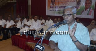 Mangaluru: MLA Lobo distributes title deeds to 400 families at Bendorwell