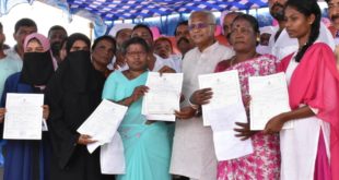 ಬೆಂಗ್ರೆಯಲ್ಲಿ ಹಕ್ಕು ಪತ್ರ ವಿತರಣೆ