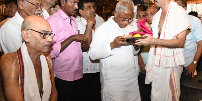 ಶ್ರೀ ವೆಂಕಟರಮಣ ದೇವಸ್ಥಾನಕ್ಕೆ ಭೇಟಿ ನೀಡಿದ ಶ್ರೀ.ಜೆ ಆರ್ ಲೋಬೊ