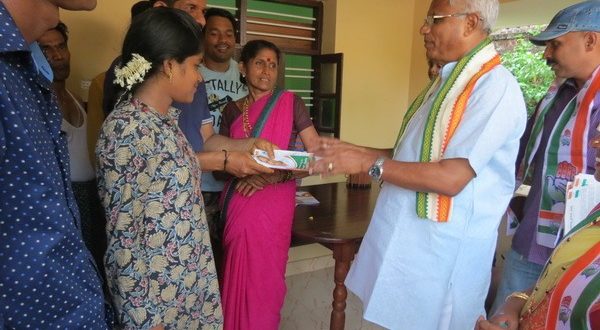ಕಾಂಗ್ರೆಸ್ ಅಭ್ಯರ್ಥಿ ಲೋಬೋ ರವರಿಗೆ ದೇರೇಬೈಲು ಪಶ್ಚಿಮ ವಾರ್ಡಿನಲ್ಲಿ ಬಿರುಸಿನ ಮತಯಾಚನೆ